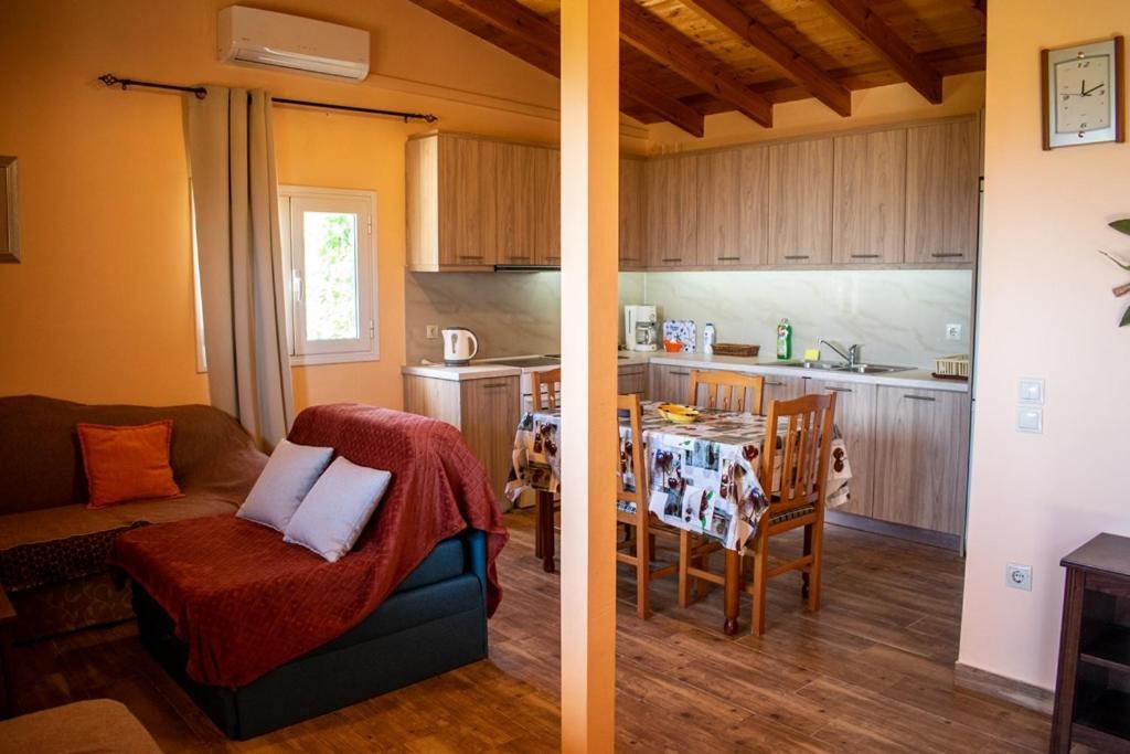 Takis & Eirini Family Apartments Perama  Extérieur photo
