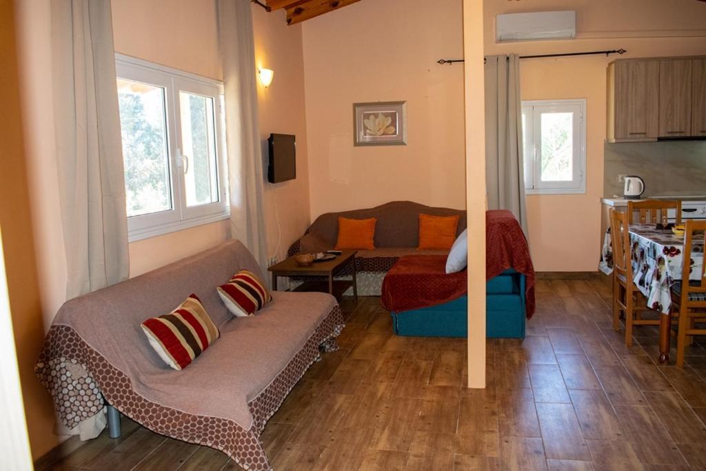 Takis & Eirini Family Apartments Perama  Extérieur photo