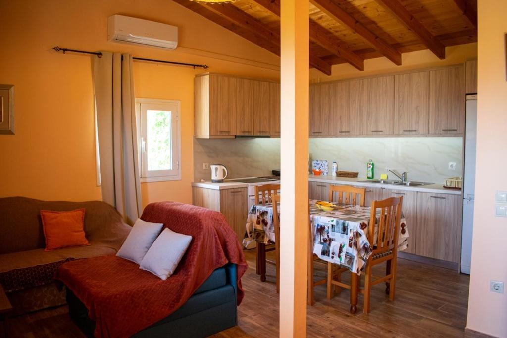 Takis & Eirini Family Apartments Perama  Extérieur photo