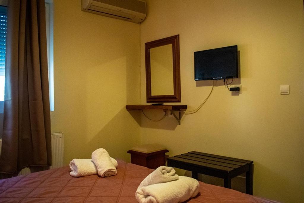 Takis & Eirini Family Apartments Perama  Extérieur photo