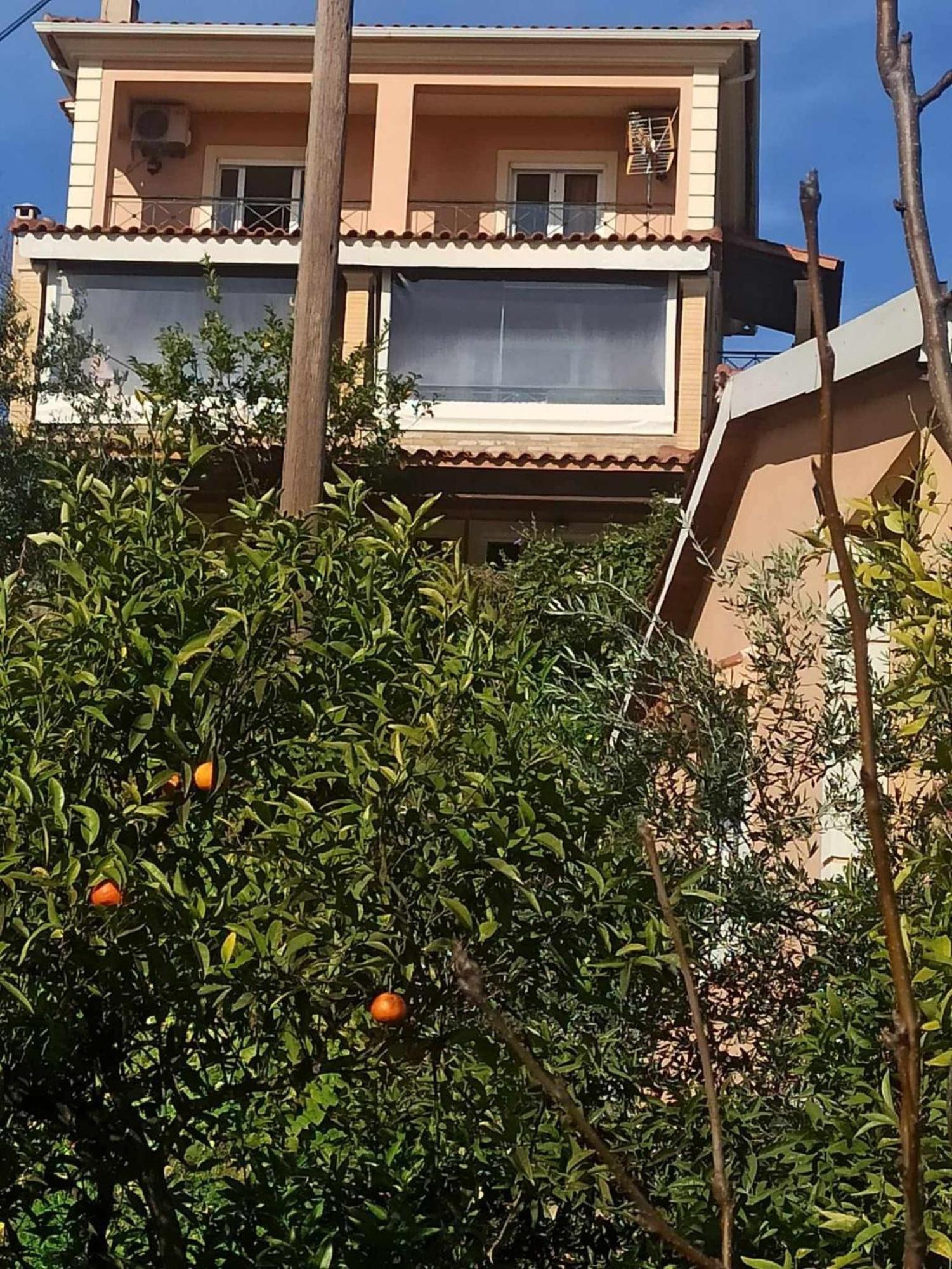 Takis & Eirini Family Apartments Perama  Extérieur photo